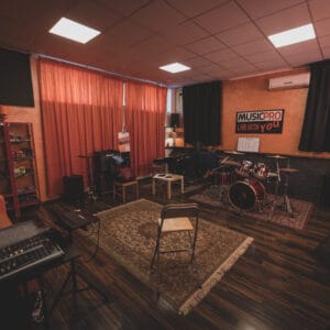 1h di prove in Sala Arancio